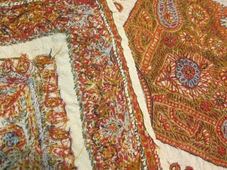 Antique Kerman Patte in fine excellent condition. the size is roughly 1x1 meter.                    