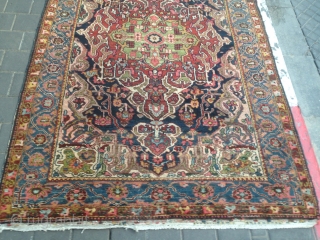 Persian bahtiar antiqe size:214x143-cm                             