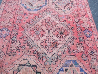 antique moroccan carpet The carpet has been fixed in some places(as you can see on the pictures)Very uniqe design size:260x163-cm / 102.3x64.1-inches


           