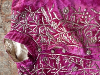 Persian jacket velvet en metal size:55-l /45w ask                         