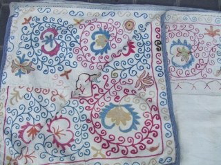 ANTIQUE UZBEK SILK HAND MADE- EMBROIDERED SUZANI
218x143-cm  / 85.8x56.2-inches
This is a Suzani silk on cotton hand made embroidery .
beautiful floral design.this is very unique item.
The suzani  in very good condition  ...