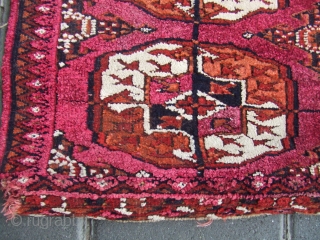 Tekke main carpet fragment 78x70-cm  / 30.7x27.5-inches
silk+Wool on wool                       