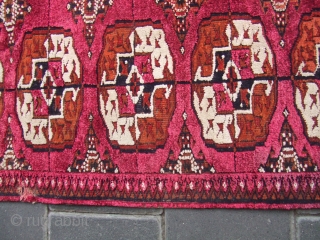 Tekke main carpet fragment 78x70-cm  / 30.7x27.5-inches
silk+Wool on wool                       