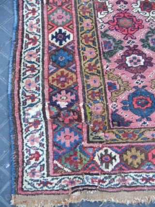 ANTIQUE KURDISH RUG wool on wool .The rug have really amazing background color and unique patterns.
The rug has been fixed in some places(as you can see on the pictures)Very uniqe design!Size:210x132-cm /  ...