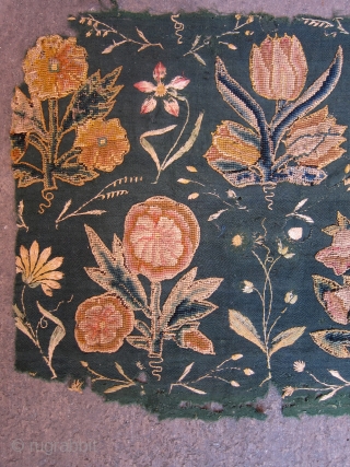 
Rare green cotton textile with sewings over flowers "Grosso Punto" and a second technique called "Punto lanciato"  -Wool & silk -
England or France 1650/1700 -
cm 160x42
Thank you.     