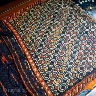 Antique Qashqaee saddelbag

Size:86x46 cm

$650                             