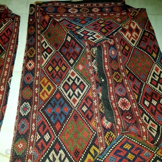 A pair of antique Ladi Azarbayjan Mafrash 

Lovely colours  

1900 Euro                     