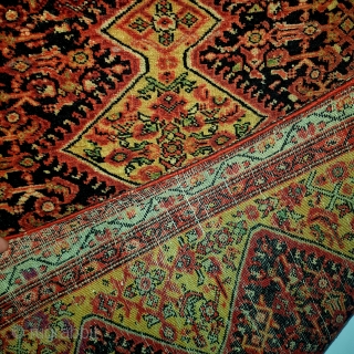 Good antique Farahan small rug.

Very good condition.

124x94cm                          