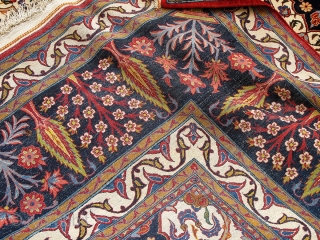 Large antique Bakhtiyar carpet 

615x410cm 

P.O.R 

                          