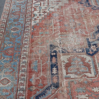 Beautiful Antique Serapi 555 x 355 cm, elegant rug                        