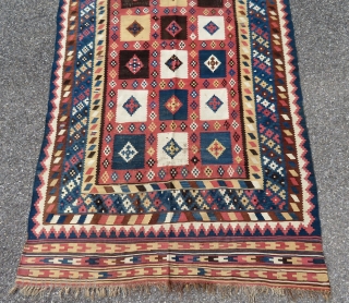 Antique Qashqai  Kilim kelim

Natural dyes. Slight wear. Limited restorations.  Check photos please.

Size: 271 x 150  

We ship from France. To EU: no custom taxes.
      