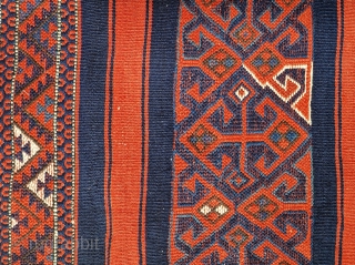 Antique northwestern Anatolian nomadic chuval. Karakeçili, Yüncü or Kubaş tribe. Mint condition. Authentic selvage sewings. Dimensions: 115 cm X 70 cm.            