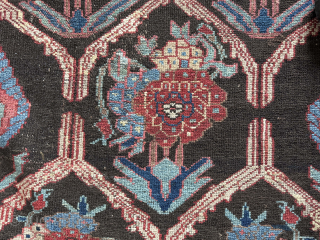 Old village Bakhtiari with a fantastic lively flowerpot pattern and beautiful abrash - not you your run-off-the-mill variety. Published in Willborg, Peter: "Chahâr Mahal va Bakhtiâri, Including the Feridân Area. Village, Workshop ...