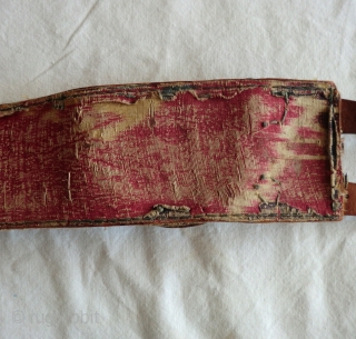 Uzbek Lakai Silk Embroidered Leather Belt with Pouch. This belt shows quite a bit of wear but it is still in good condition.
It measures 3" by 32"
      