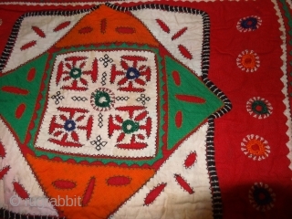 ralli quilt applique patchwork from sindh region of india and pakistan patchwork from gujrat rajasthan dowry pillows from rajasthan,gujrat banjra applique pillow
           