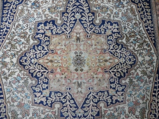 Persian Kashan Mohtasham
Early production
Geometric prototype design
Beautiful colors 
Size about 200 x 130 cm
Very fine weave                  