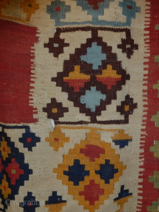 Amazing SW Persian Kilim 
superb vegetable dyes 
all wool 
some minor restorations
4'8''x7'7''
 Ca. 1875


571 2697459                  