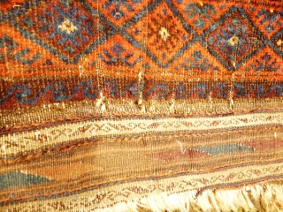 Timuri Prayer rug. Evidence of fuchsine. Moth damage and worn kink. Kelim ends nearly intact. Rear of carpet shown photos 6 & 8.

size: approx 4 ft x 3 ft    