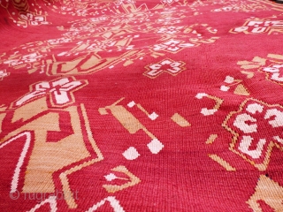 Large Eastern European Kilim, Bessarabian? - good condition, minor stains and removable spots of dirt, needs a clean - see photos. Wool on wool. Colours - magenta, ivory, olive green.

Provenance: Rushbrooke Hall,  ...