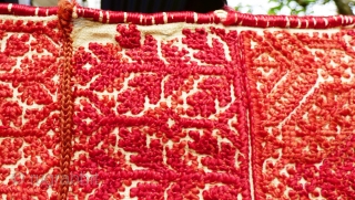 Vintage Moroccan Fez embroidery, two shades of silk on linen. Minor marking to reverse side: see photos. Fabric in good, stable, usable condition or ready for display.
Size 4ft x 3ft 122cm x  ...