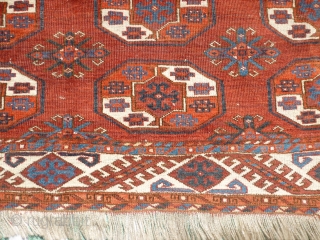 Good antique Turkmen main carpet. Ersari field motifs. Colours: raspberry red abrashed main field ( not clearly represented by all featured photos ), light blue, dark blue, sea green, yellow, white, brown,  ...