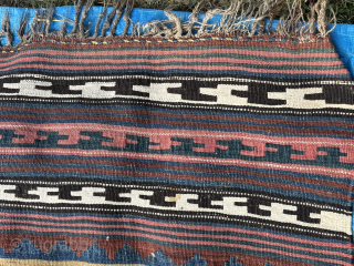 Old South West Persian pure wool ghileem, flat-woven carpet. Luri? Minor wear and damage in one or two places. Lovely abrashed greens. Size: approx 270 x 160 cm. The white details are  ...