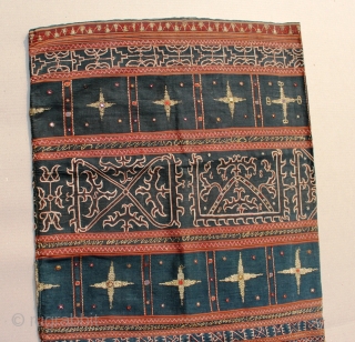 19th Century Indonesian Textile call Saroong Tapis "cucuanda" Lampung. Size: 134cm x 60cm. Good conditions. Please contact us for more large image or any inquiries.        