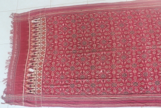 India 18th-19th century patola sari textile. Size: 460cm x 105cm. condition : look at the picture, free from any repair. found from sumatera Indonesia.         