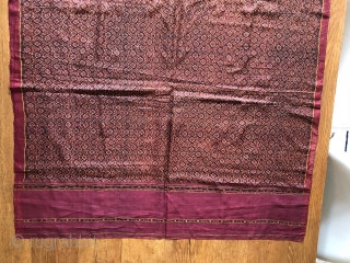 Antique Cambodian ikat silk samphot. 1st quarter 20th century. Lovely piece in great condition. 180x84cm.                  