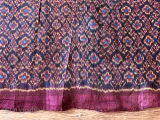 Antique Cambodian ikat silk samphot. 1st quarter 20th century. Lovely piece in great condition. 180x84cm.                  