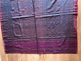 Antique Cambodian ikat silk samphot. 1st quarter 20th century. Lovely piece in great condition. 180x84cm.                  