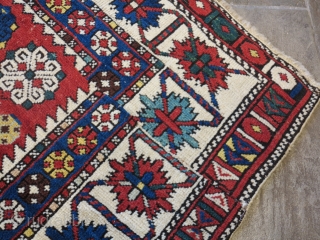 Antique Shirvan cm 260x117. As you can see the weaver changed the proportion of the border;). In very good condition.             