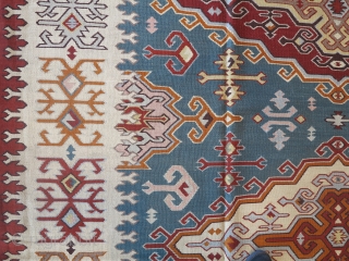 Balkan kilim, all wool. cm 270x200. great condition                         