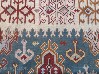 Balkan kilim, all wool. cm 270x200. great condition                         