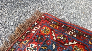  Khamseh gul farang from qashqai confederation. cm 180x141. wool on wool. Both end missing.                  