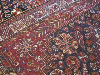 Kashkay, qashqai cm 184x116. lovely piece with a little repair on the corner. fringes 35 cm new from a side and ten from the other. the carpet is really in a good  ...