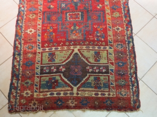 Outstanding distressed anatolian rug, probably Malatya. Soft wool and beautiful colours.  good for a restor. size cm 120x212              