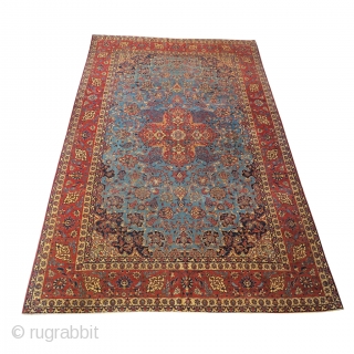 A gorgous Isfahan with sillk Highlights and silk foundation. Soft and magnificent carpet. cm 385x255                  