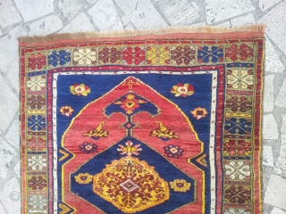 Tashpinar, Turkey, wool on wool 1930 ca. Perfect condition.
deep red field, warm and soft!size is cm cm 150x115

               