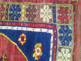 Tashpinar, Turkey, wool on wool 1930 ca. Perfect condition.
deep red field, warm and soft!size is cm cm 150x115

               