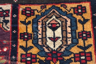 Bakhtiary. joined in some part due to the wrinkles on it. also some other repairs. Nice colors and patterns. Size is cm 200x120 / 6,3"x4" ca. wool on wool
For other pics please  ...