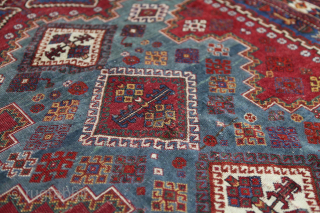 Afshar ca 1900/1910.  wool on wool
Good patina, very nice green ground, cute size: cm 152x128 in original condition,
Professionally cleaned, in very good condition considering the age.
For other images at full disposal