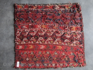 Sumakh khorjin probably Qashqai' or Bakhtiary. Nice colors. Very Good condition. size about cm 60x60. 
                 