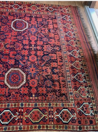 
Magnificent example of Beshir main carpet from the 19th to early 20th century.

Vivid colors and very elegant. Professionally washed.

Large format, rare and in excellent general condition.

For other images, please do not hesitate  ...