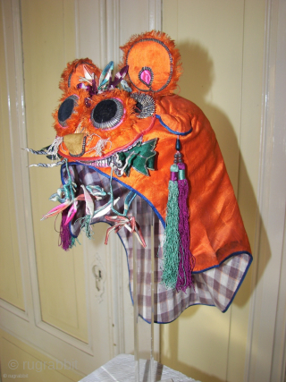 Georgeous foo dog silk /. cap, and good overall condition. Origin Unknown Listening ; Bilderbuch - Spliff (official)