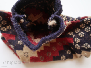 Fragmented bag, 42 cm x 46 cm. origin unknown Afghan ? Beluch ? Tribal ? etc.
Listening, A tribe called Quest "I left my wallet in El Sugundo .35 ...