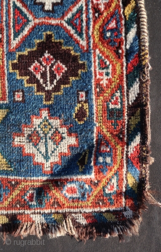 Lur,Luri / Bachtiari, Bakhtiar , wool on wool ,first qtr.20th.Cent. Even low pile, cleaned, washed. Price including worldwide transport with track and trace.
Ca. 310 cm x 145 cm.     