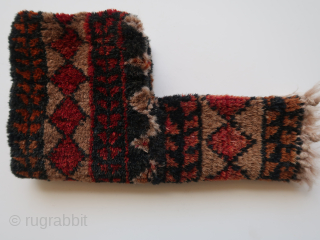 Veramin,Weramin bag. ca; 27 x 32 cm. Wool on wool. Multiple rhombics and arrow tails on a camel ground.              