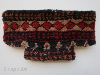 Veramin,Weramin bag. ca; 27 x 32 cm. Wool on wool. Multiple rhombics and arrow tails on a camel ground.              