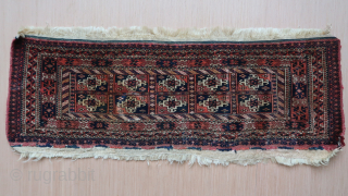 Small Tekke ? Torba ? Turkmen. ca ; 112 cm . x 52 cm. Wool on wool. Compact.  395,oo euro ex transportcosts.  Listening :  Haus am See  (  ...